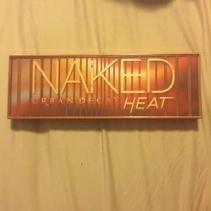 Urban Decay Naked Heat palette